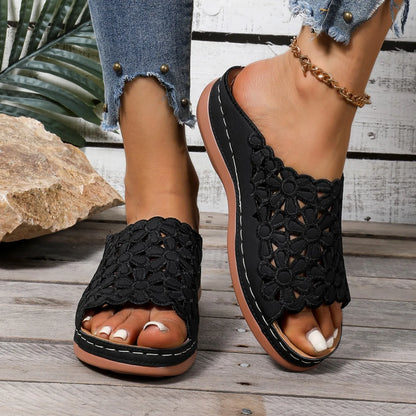 Women Slippers Elegant Floral Comfort Sandals Hollow-Cut Stylish Wedge Slippers Designer Versatile Slides Women Beach Shoes