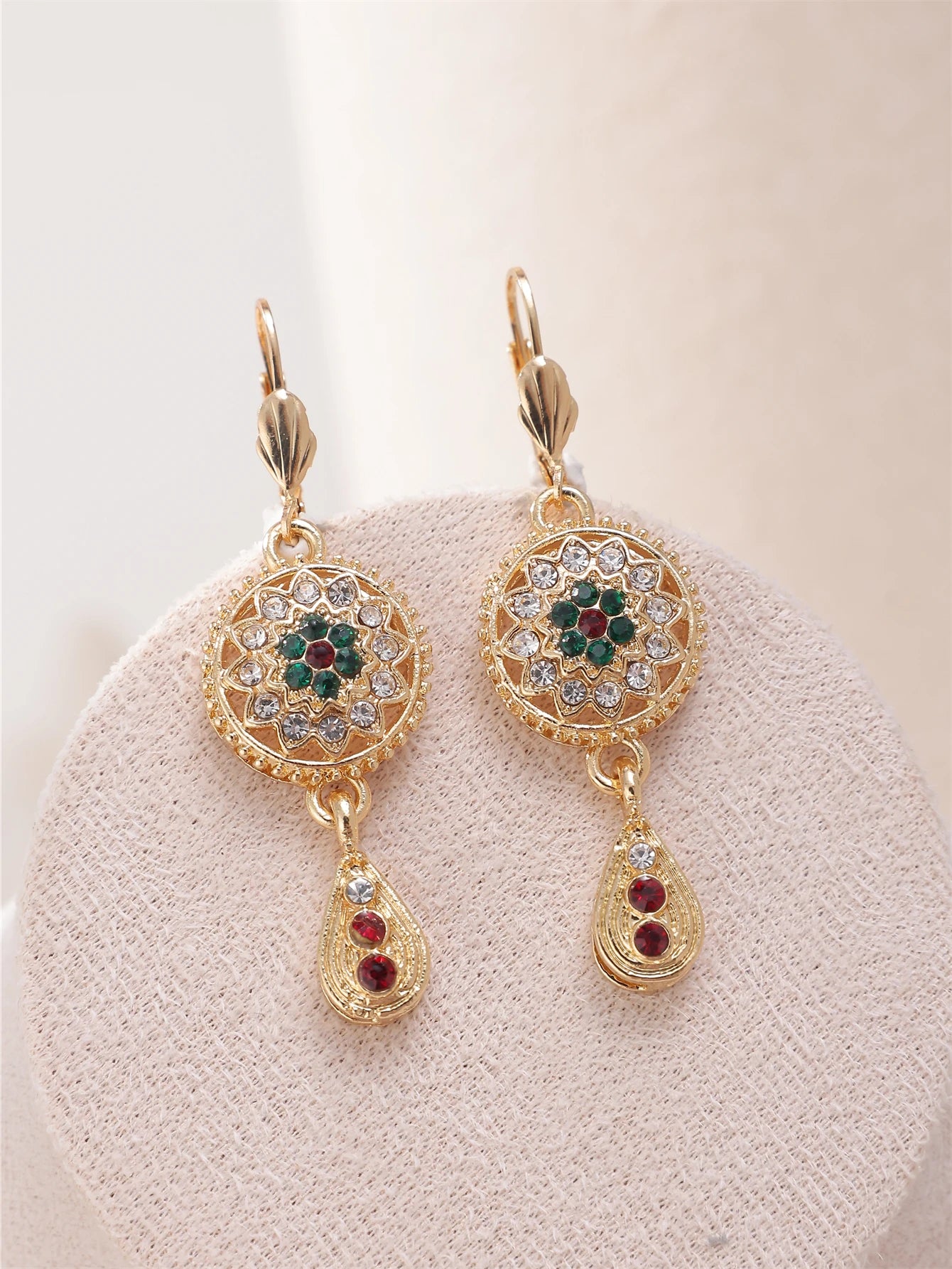 Moroccon Style Inlaid Rhinestone Design Necklace Plus Earring Set To Meet A Variety Of Occasions To Wear Jewelry
