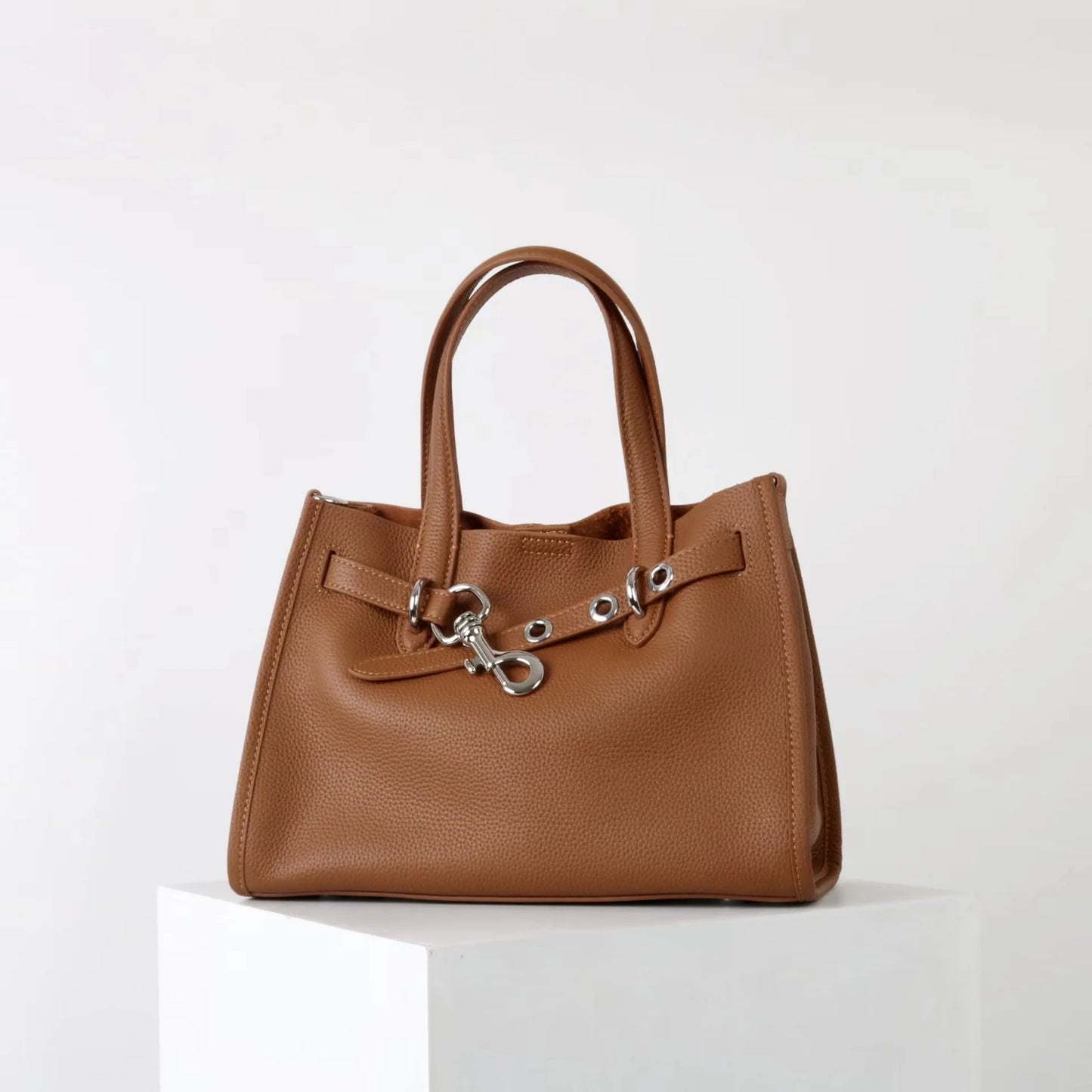 2026 Top grade Women's Genuine Leather Bag High Quality Casual Versatile Handbags Female Shoulder Bags Commute Totes Coffee