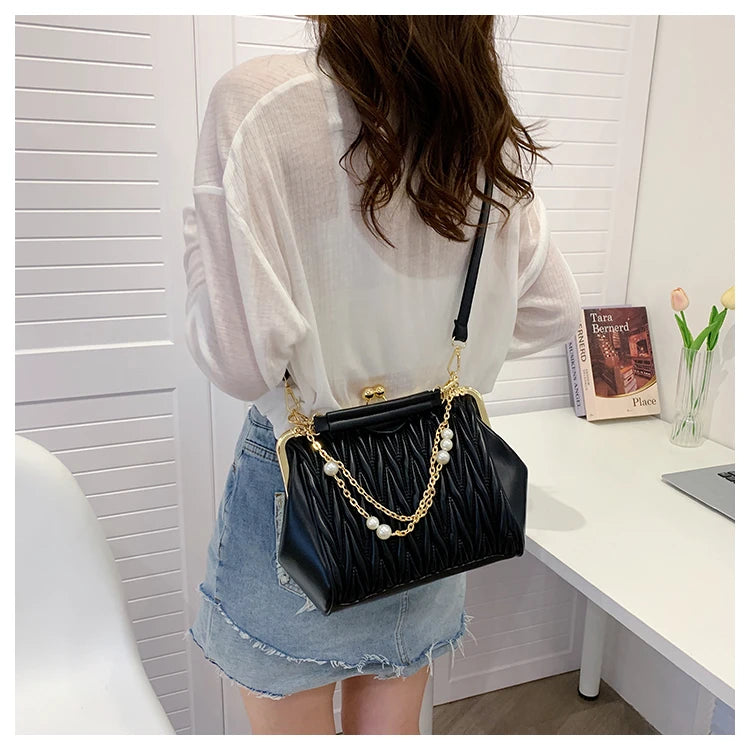 New Summer Women's Shoulder Bag Thick chain Handbag Sense of luxury Ladies Clouds Crossbody Messenger Bags Designer PU Women Bag