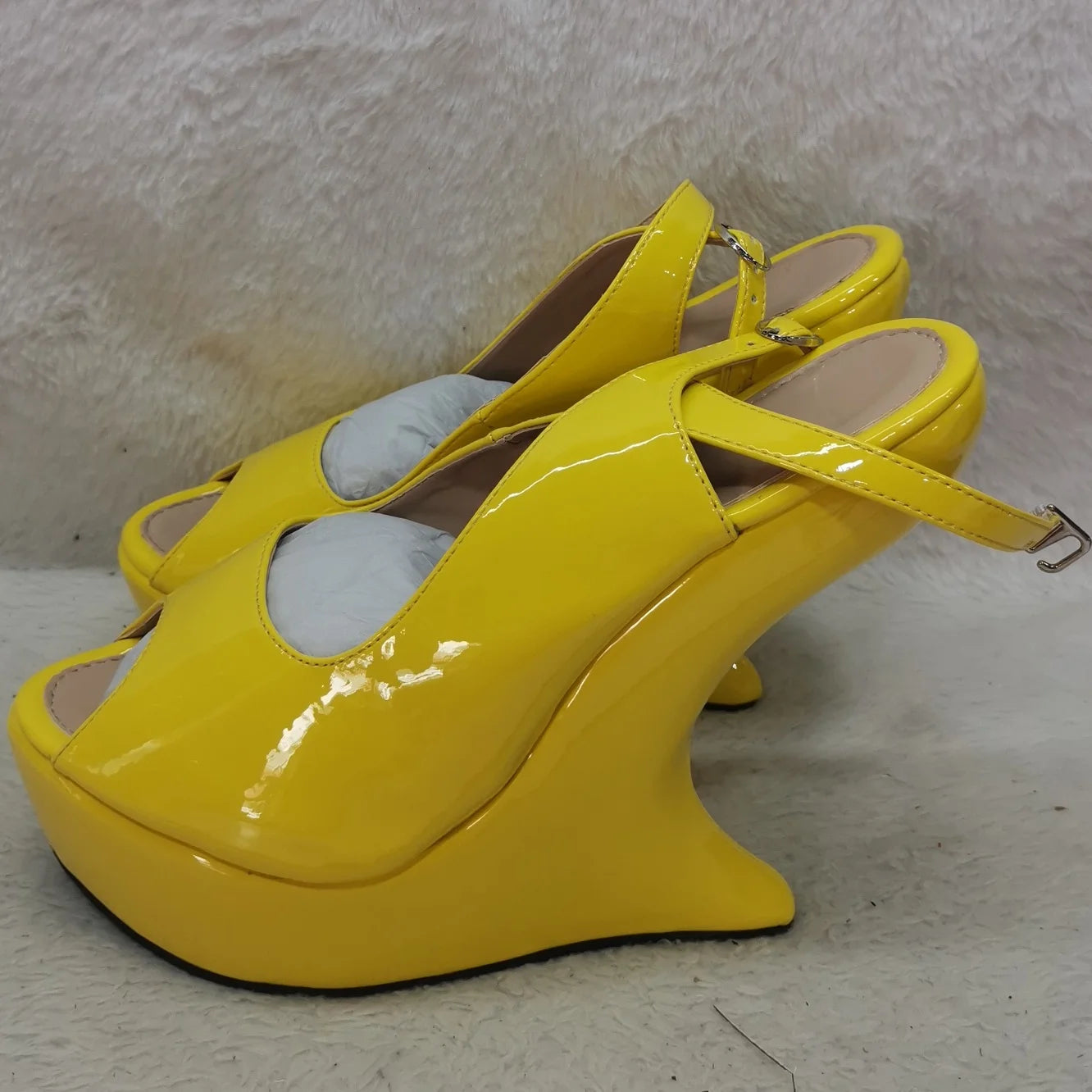 Strange Style Cross Tied Sandals Sexy Peep Toe Solid Accept Customized New Arrivals Fashion Women Runway Shoes