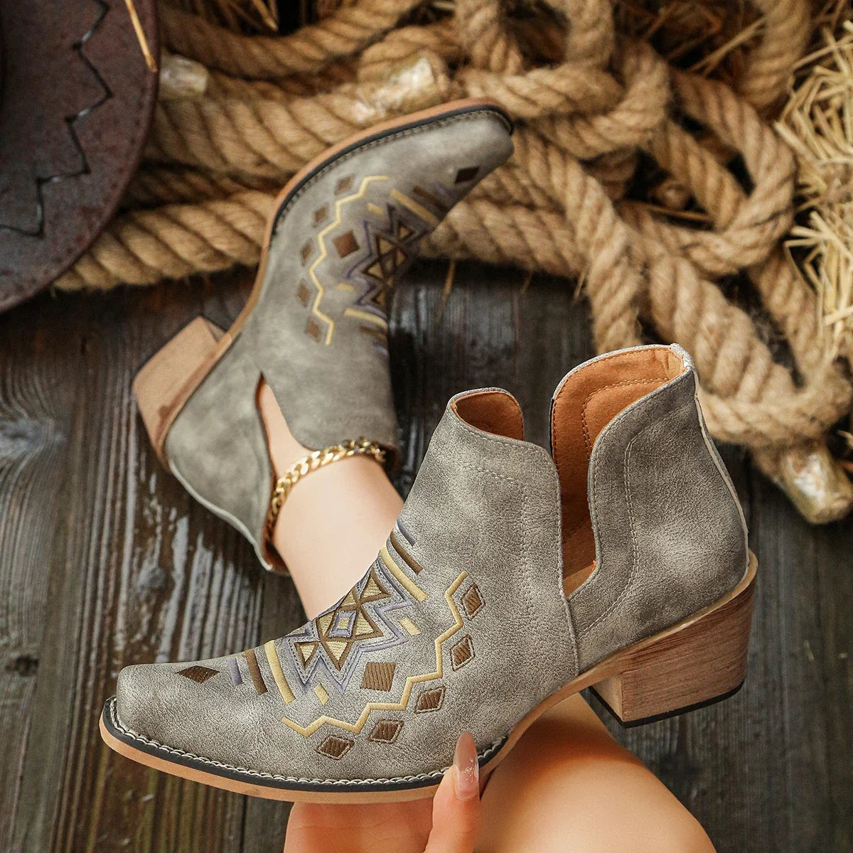 Fashion Retro Women ankle boots low heel square head stitching line embroidery shoes soft short boots party banquet Plus Size 43