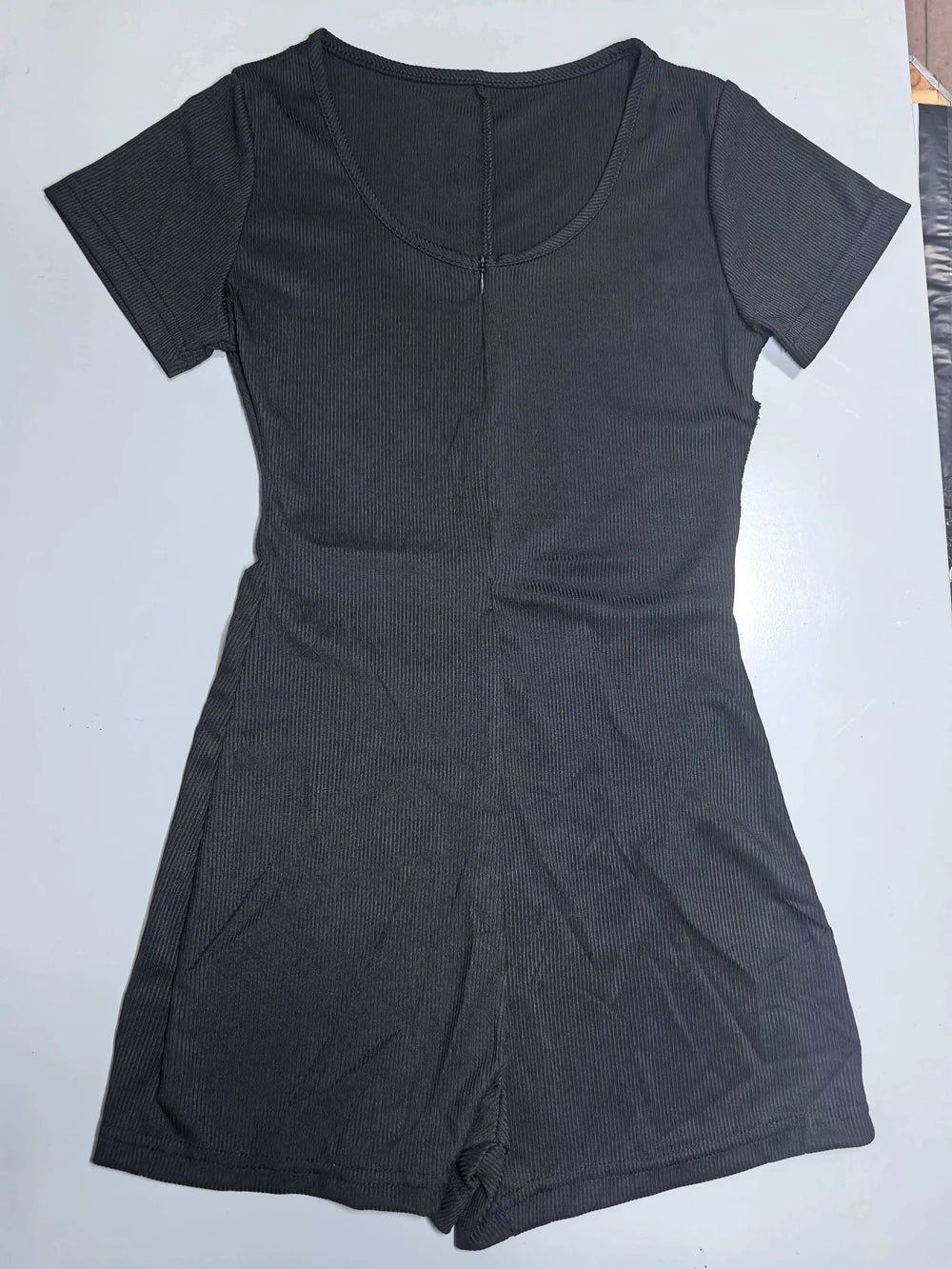 Womens Playsuits Yoga Low Neck Slim Fit Short Sleeve Jumpsuits Stretch One Piece Romper Sexy Fitness Female Sportwears Zipper