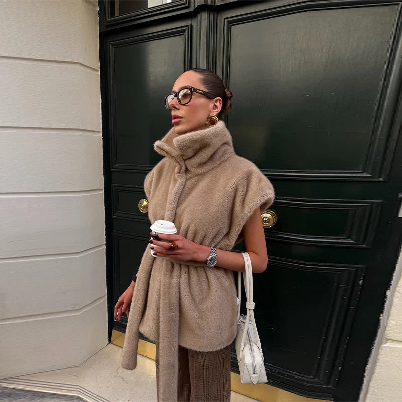Winter Thick Sleeveless Faux Fur Jacket Women Vintage Stand Collar Waist Cinched Warm Coat Female Daily Commuting Street Outfits