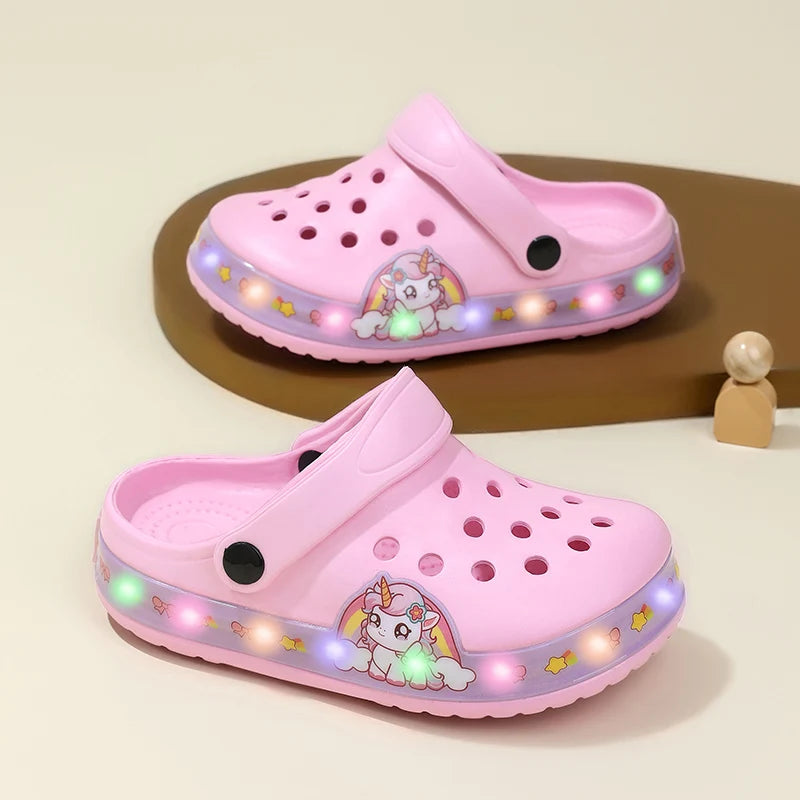 Light Sandals for Girls Pink Cartoon Printing Summer Beach Kids Shoes Outdoor Non-slip Classic Design Children's Casual Clogs