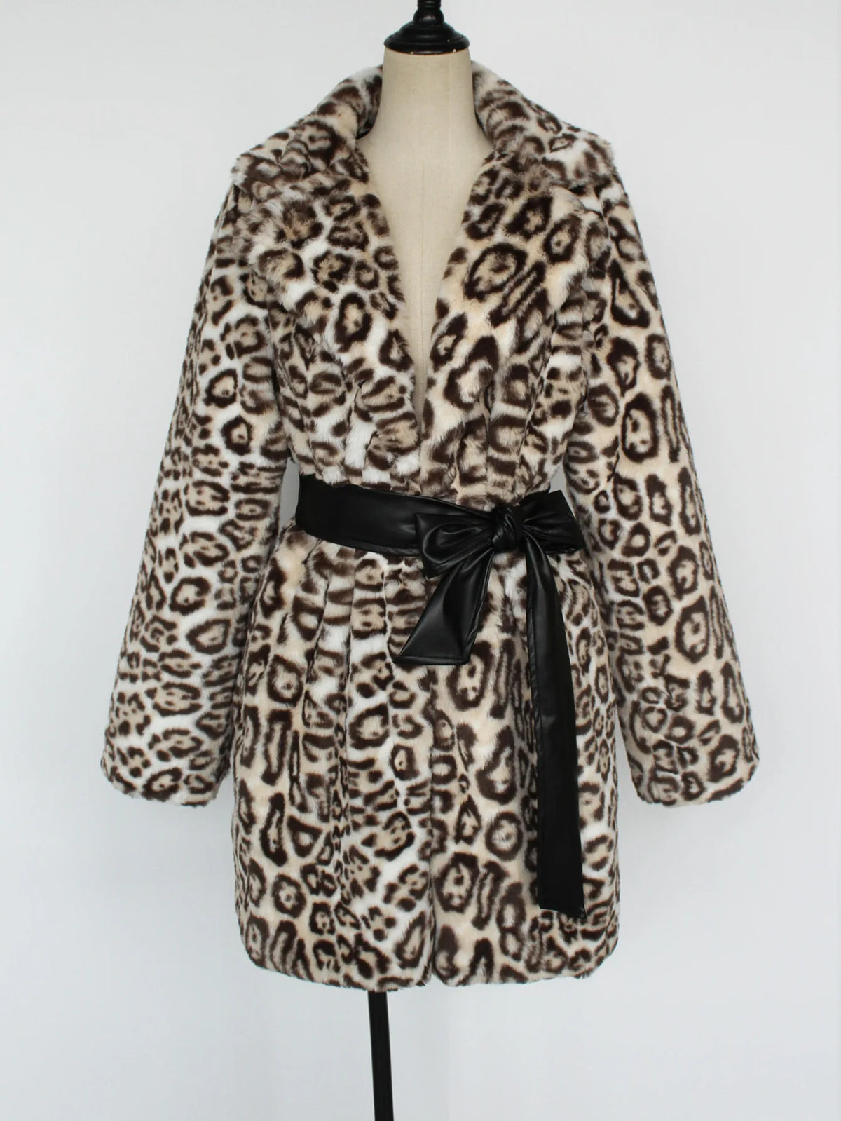 2026 Autumn Leopard Print Women Jacket Long Sleeve Thick Plush Warm Casual Coat Winter Soft Outwear Lady Turndown Collar Coat