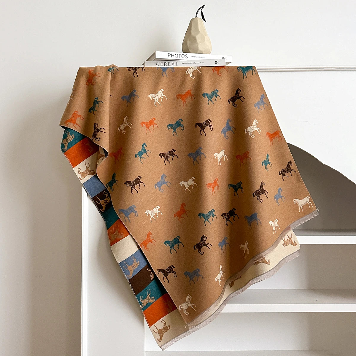 Latest Design Elegance Horse Print Scarve Pashmina Soft Warm Fringe Pashmina Shawl Winter Coldproof Windproof Blanket Scraf