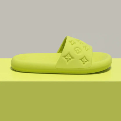 Light Luxury Women's Non-Slip Sandals, One-Piece Molded EVA Thick Sole, Cloud-like Soft Feel, Non-Water-Logging Slippers for Bat