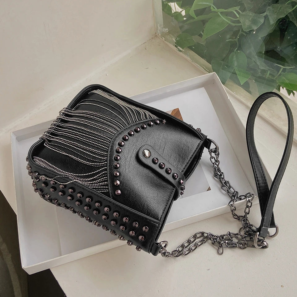 Luxury Designer Cylinder Bag Ladies Fashion Rivet Shoulder Bags Fringed Small Mobile Phone Crossbody Purse Summer Chain Borse