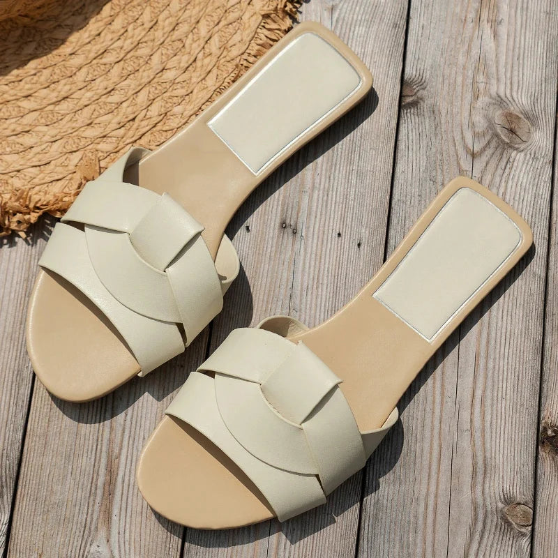 Designer Woman Flat Slippers 2026 New Woven with Comfortable Women's Shoes Casual Bottom Slippers Summer Women Sandals