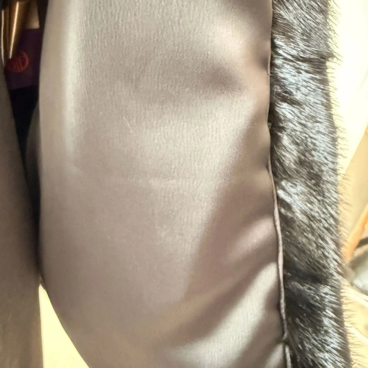 Black Horizontal Lapel Ladies' High-End Mink Fur Coat, Handcrafted