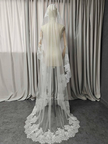 Customized Wedding Veil with Chantilly Eyelash Lace, 2m/2.5m/3m Mantilla Veil, Ivory Bridal Veil with Hidden Comb