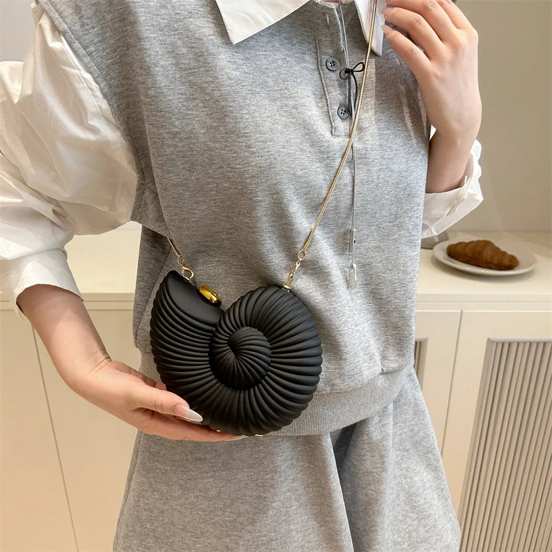 Fashion Lipstick Bag Ladies Gold Conch Dinner Bag High Quality Acrylic Super Mini Crossbody Bag Women Cute Fun Creative Handbag