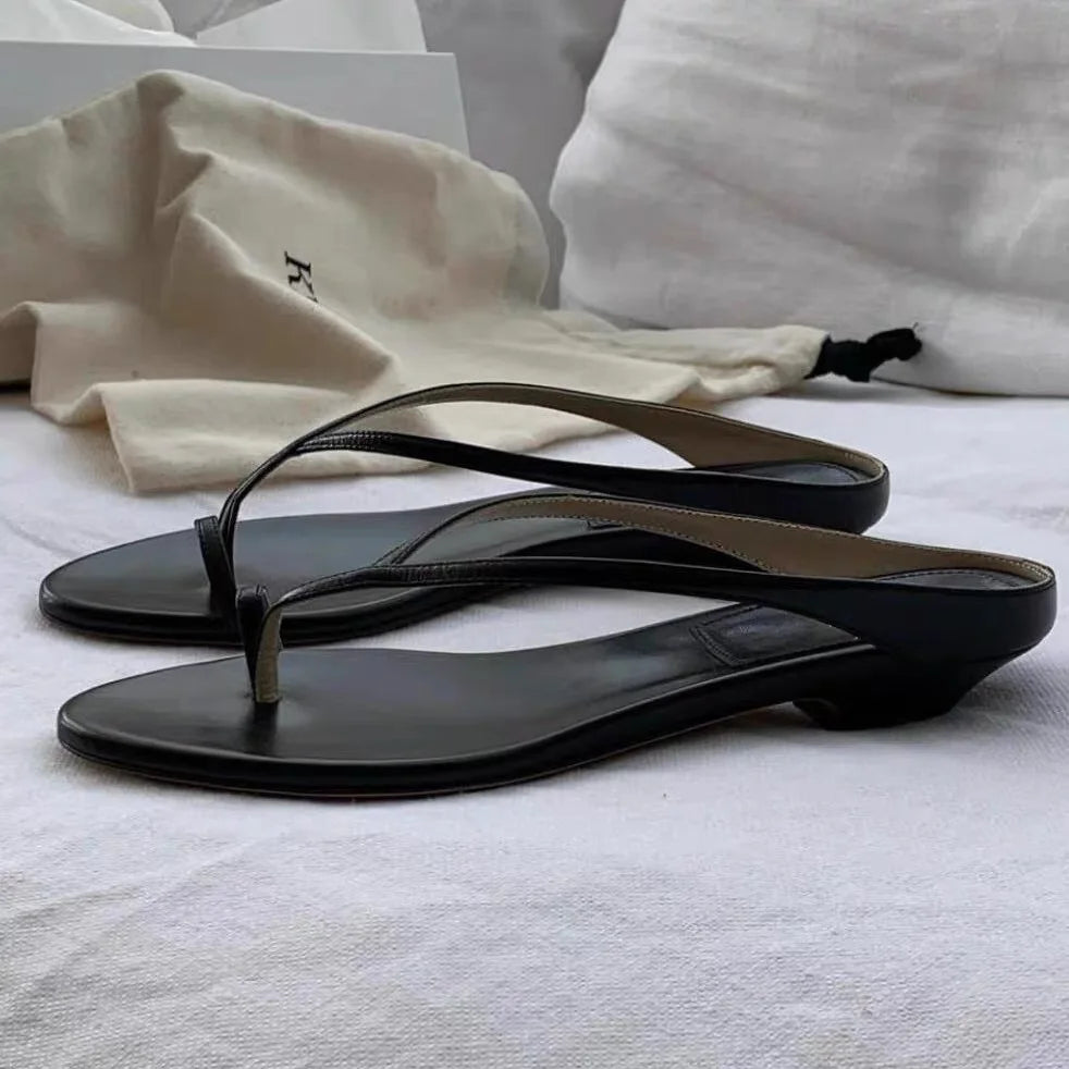 Women's Minimalist Thin Strap Sandals 2026 New Summer Flip Flops Elegant Clip Toe Flat Slides Casual Beach Shoes for Ladies