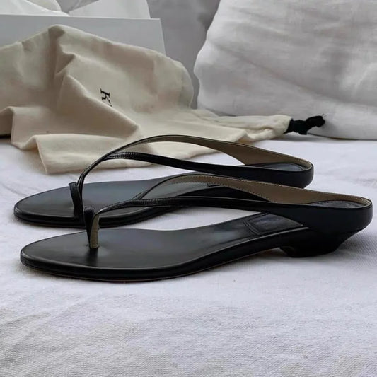Women's Minimalist Thin Strap Sandals 2026 New Summer Flip Flops Elegant Clip Toe Flat Slides Casual Beach Shoes for Ladies