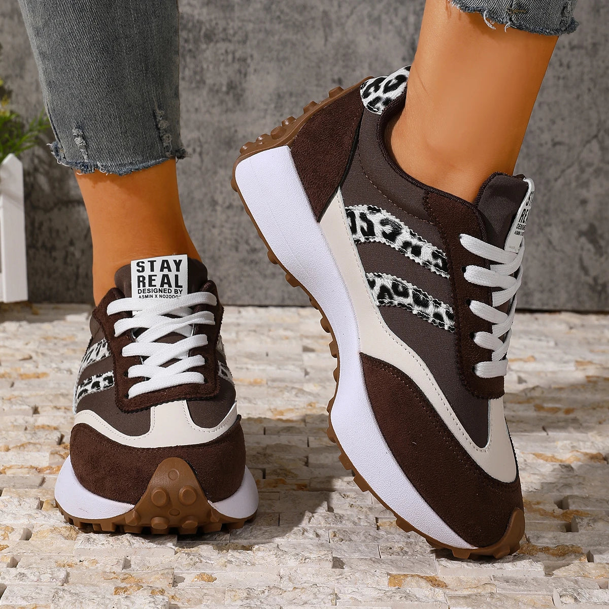 2026 Spring Women Sneakers New Luxury Flat Slip on Sneakers Women Trend Comfortable Lightweight Outdoor Designer Shoes for Women