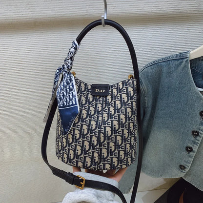 Vintage Light Luxury Bucket Bag Handbag for Women 2026 New Spring High-End Versatile Commuting Shoulder and Crossbody Bag