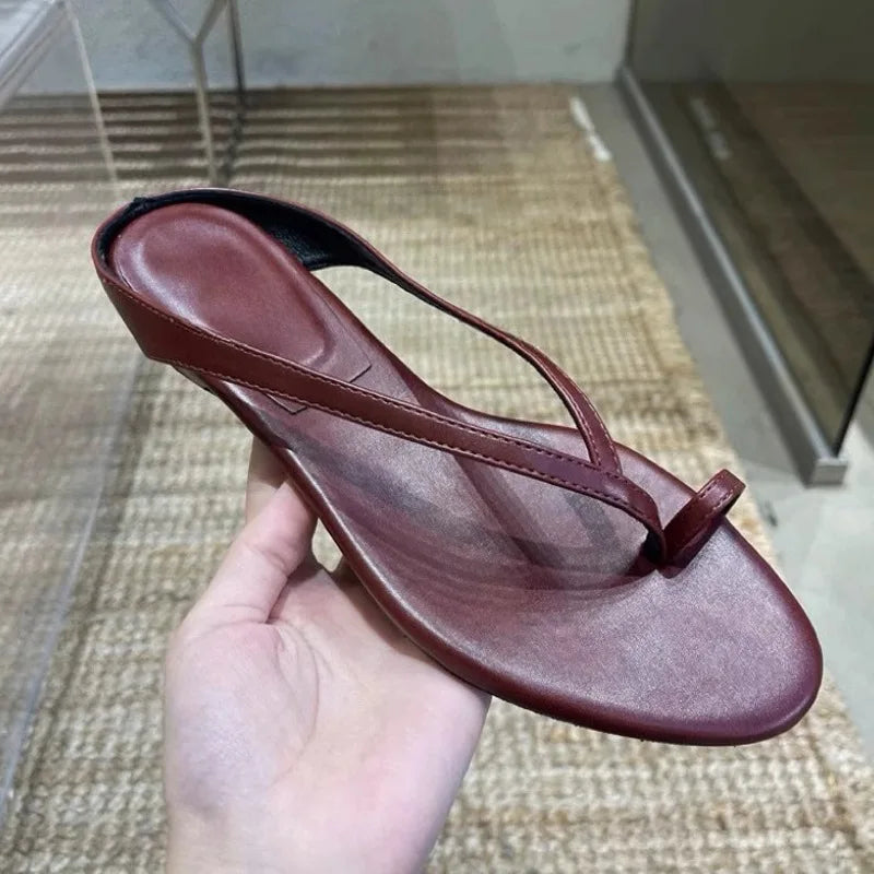 Women's Minimalist Thin Strap Sandals 2026 New Summer Flip Flops Elegant Clip Toe Flat Slides Casual Beach Shoes for Ladies