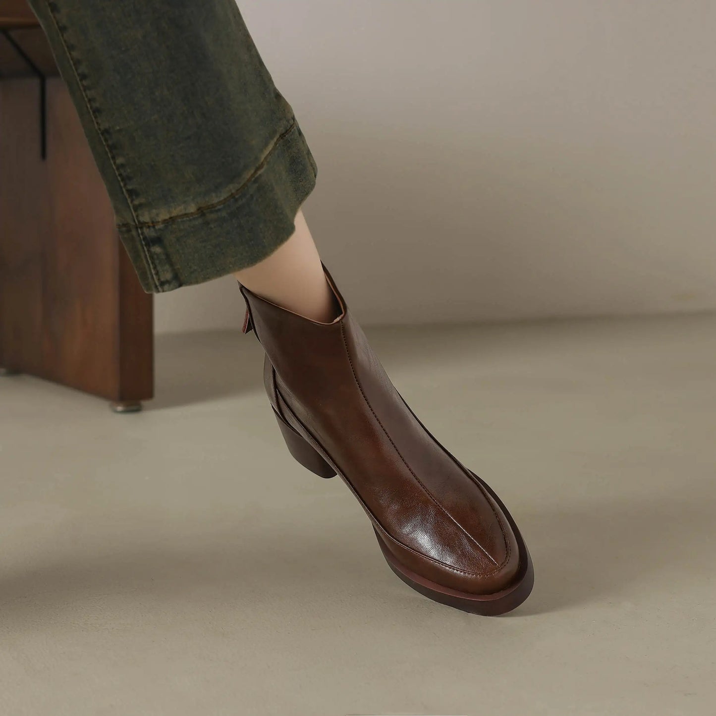Plus Size 34-43 Cow Skin Round Toe Zipper High Heels Modern Motorcycles Boots Warm Winter Shoes Dating Retro Brand Ankle Boots