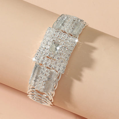 2025 New Gorgeous Square Rhinestone Open Ladies Bracelet Wedding Eid al-Adha Gift Elegant Temperament Hand Ornament