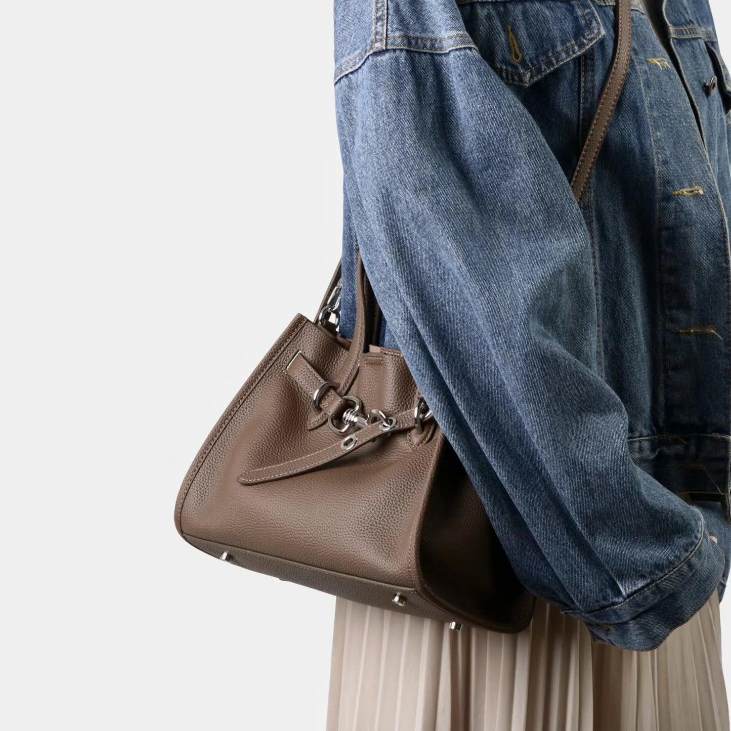 2026 Top grade Women's Genuine Leather Bag High Quality Casual Versatile Handbags Female Shoulder Bags Commute Totes Coffee