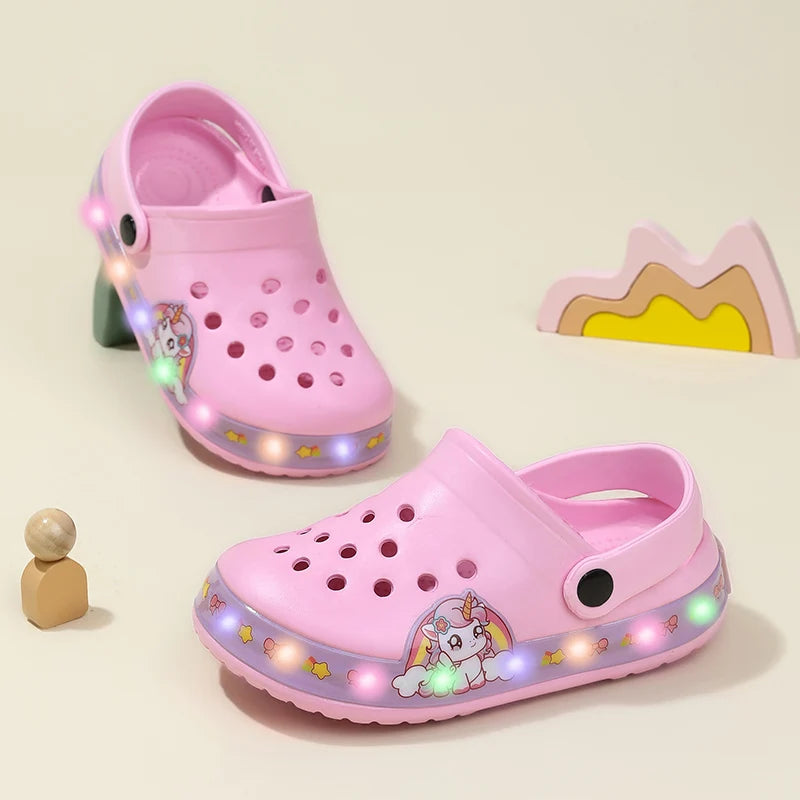 Light Sandals for Girls Pink Cartoon Printing Summer Beach Kids Shoes Outdoor Non-slip Classic Design Children's Casual Clogs