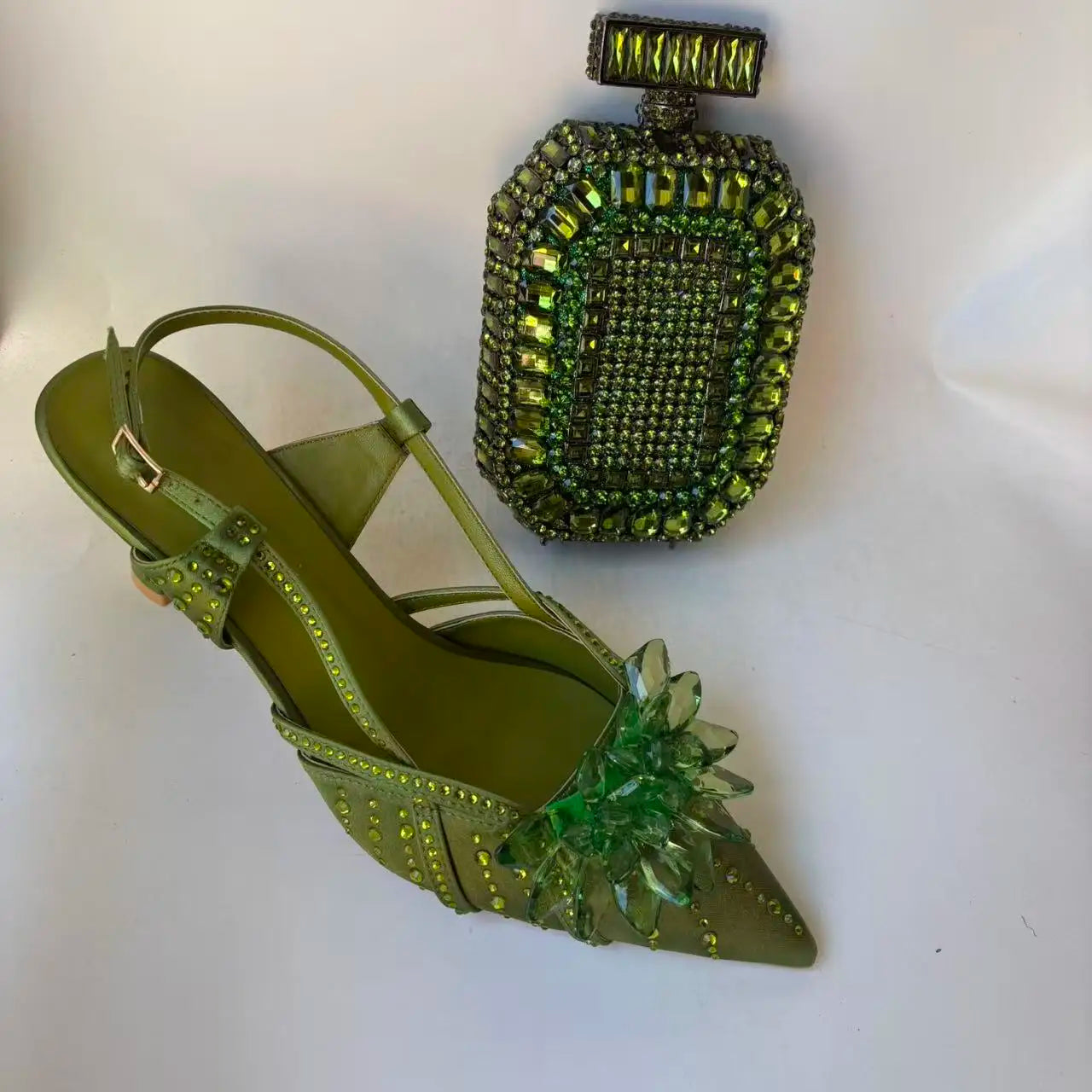 Insightlink Latest Shoes Women Luxury Rhinestone Crystal Pumps 2024 New Fashion Slippers Sandals Party Low Heels Elegant Italian