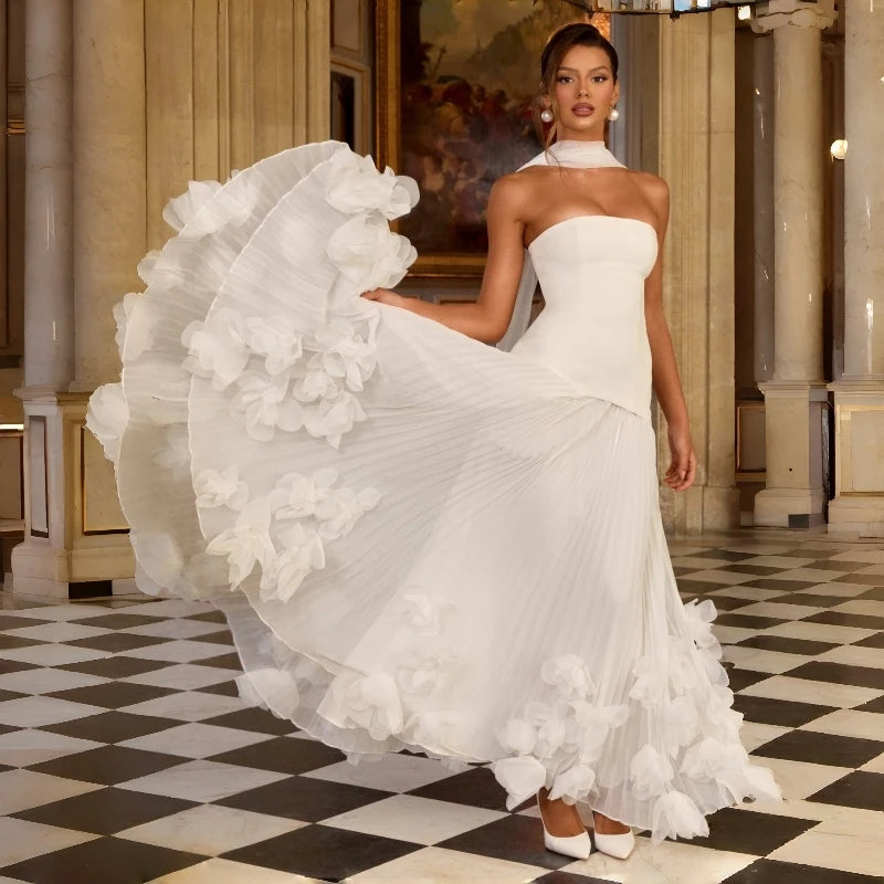 White Strapless Pleated Chiffon A-Line Wedding Dress With 3D Floral Hem Modern Bridal Gown For Women Brides Formal Evening Party