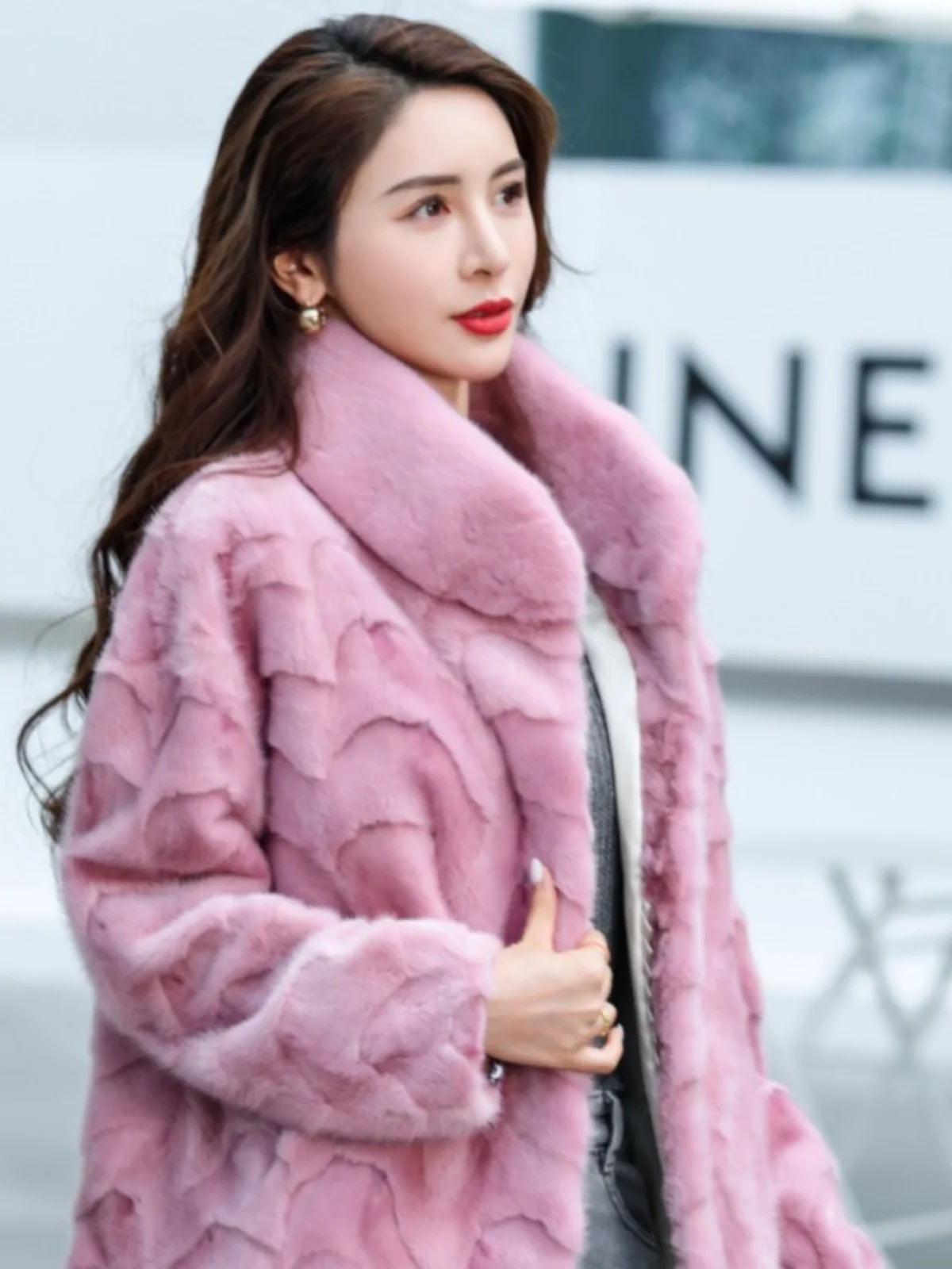 New Brand Fur Women's Genuine Leather Mink Slim Short Fox Fur Collar 2025 New Large Size Haining Jacket Mink Coat