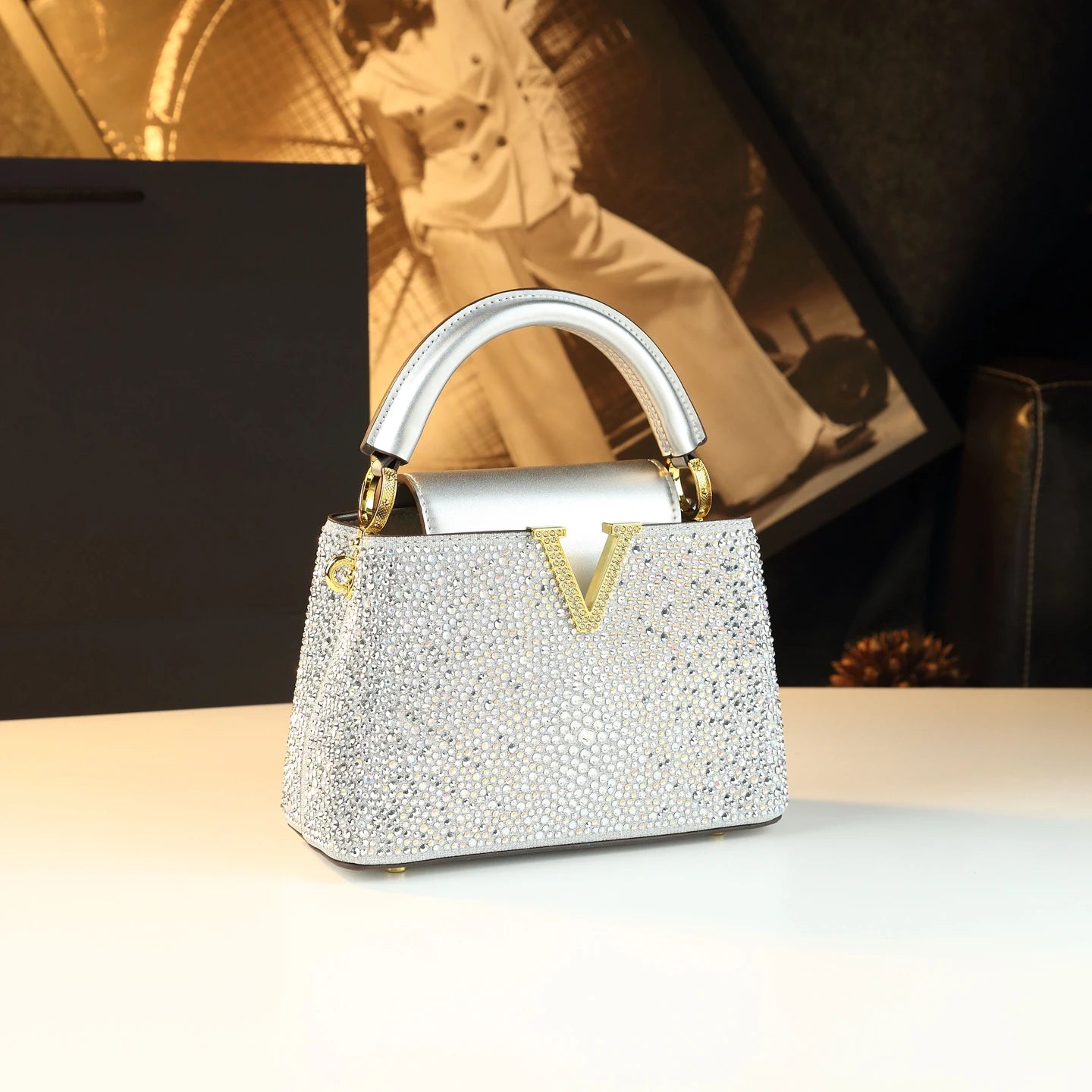 Luxury Fashion Diamonds Women's Handbags 2025 New V Letter Small Shoulder Crossbody Bag Genuine Leather Messenger Shell Bags