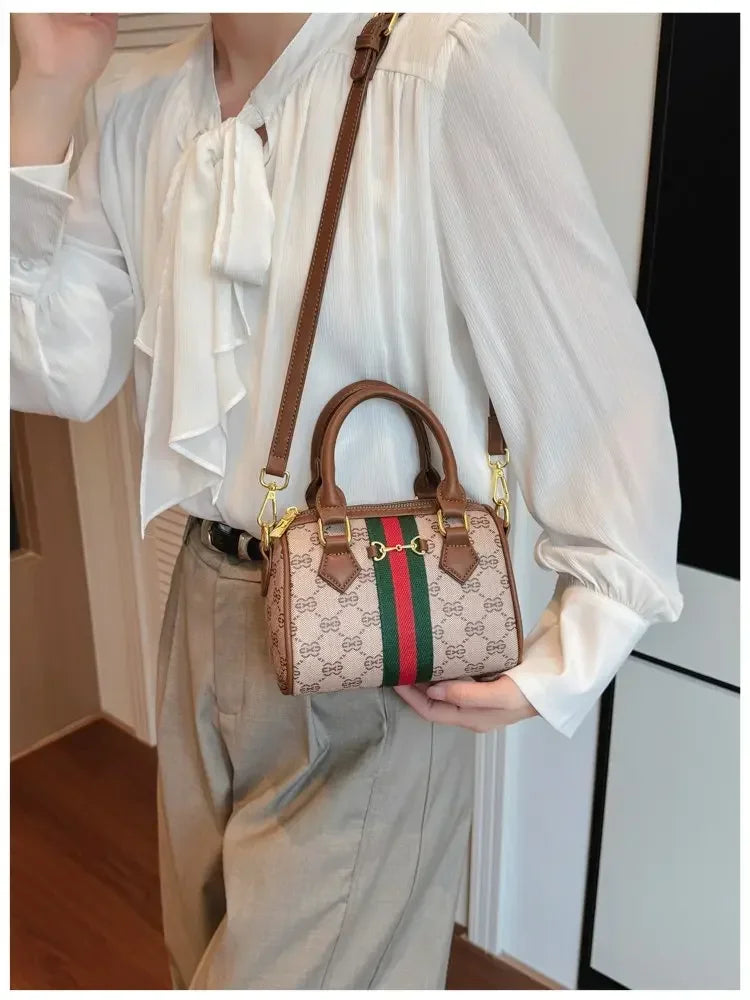 High-end Leather Diaper Bag for Ladies Vintage Fashionable Simple Commuter Backpack Business Mens Womens