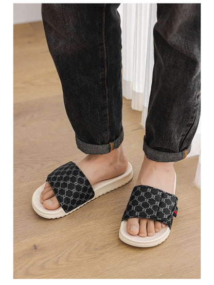 Summer men's slippers fashion comfortable breathable slippers indoor bathroom sandals plus size casual outdoor beach shoes 47