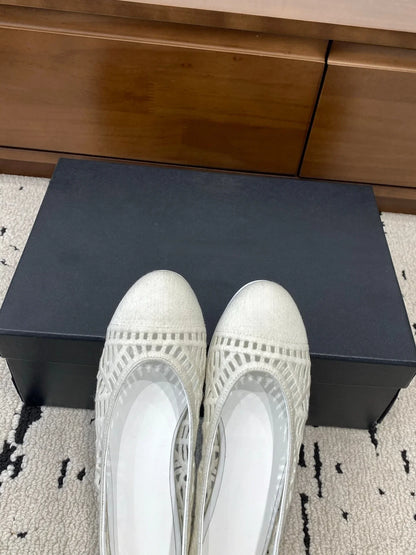 Luxury Brand Casual Flats Women's Fashion Slip-on Casual Shoes Hand-woven Versatile Flats Retro Casual Shoes Woven Cutout Design