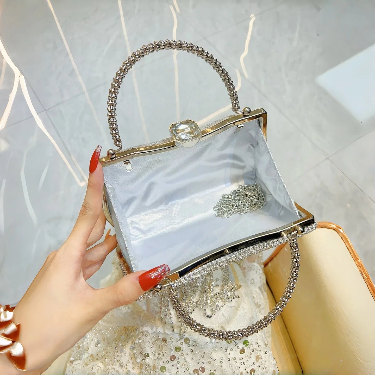 fashion woman handbag socialite light luxury Rhinestone tassel dinner bag ladies handbag Party metal chain shoulder bag
