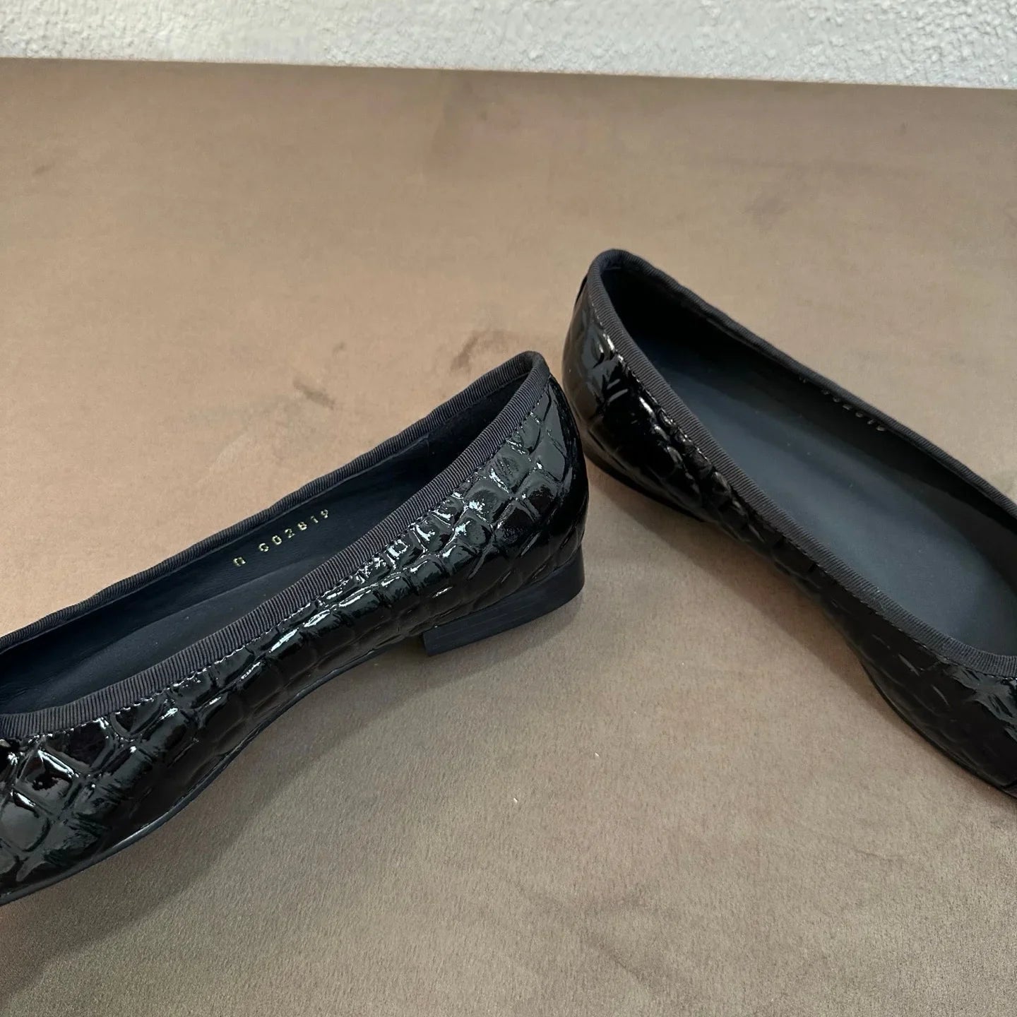 Luxury Brand Women's Slip-on Bow-accented  Low-heel Shoes Mary Janes Embossed Upper Patent Leather Versatile Casual Shoes