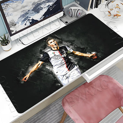 CR7 Football Star R-Ronaldo Mouse Pad Cartoon Lockedge Large Gaming Pad Computer Gamer Keyboard Mat Desk Mousepad PC Desk Pad