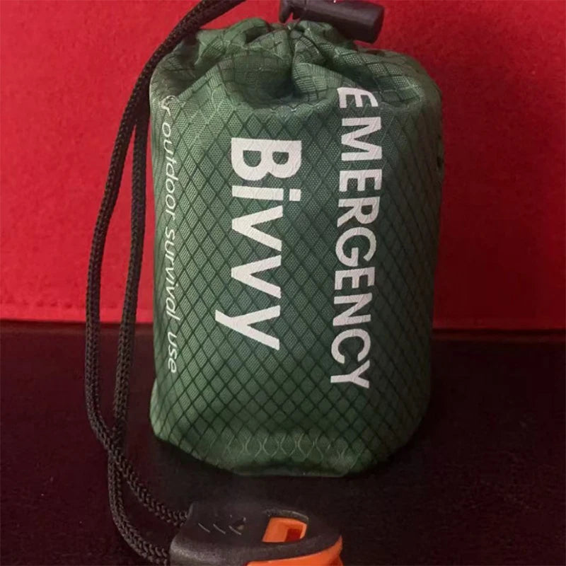 Emergency Sleeping Bag Ultra Waterproof Mylar Thermal Blankets Lightweight Survival Sleeping Bag Keep Warm for Camping Hiking