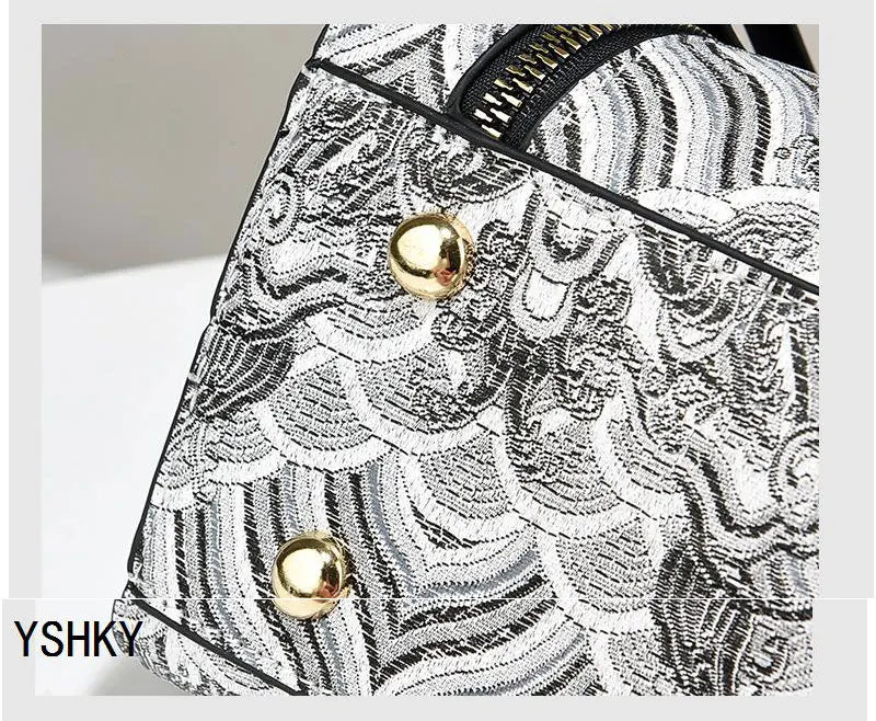 New Women bag  for shoulder bag leather handbag sac a main femme luxury designer Carrying a ox-skin bag under one shoulder bag