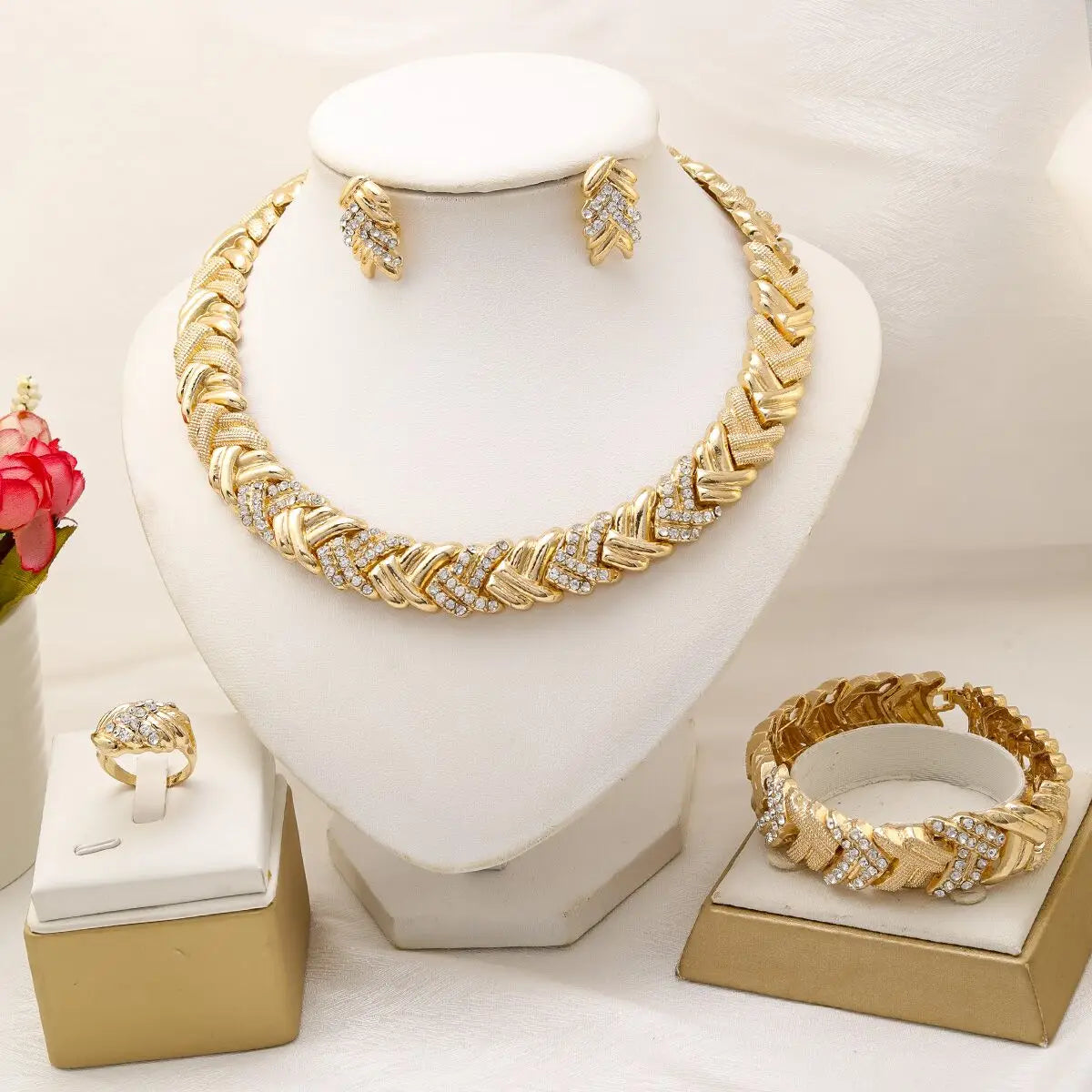 Dubai Jewelry Set For Woman 18K Gold Plated Luxury Necklace Earrings Bracelet and Ring Set Jewelry Wedding Party Trending
