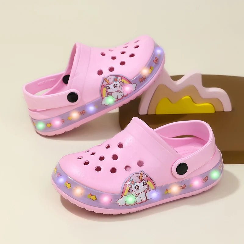 Light Sandals for Girls Pink Cartoon Printing Summer Beach Kids Shoes Outdoor Non-slip Classic Design Children's Casual Clogs