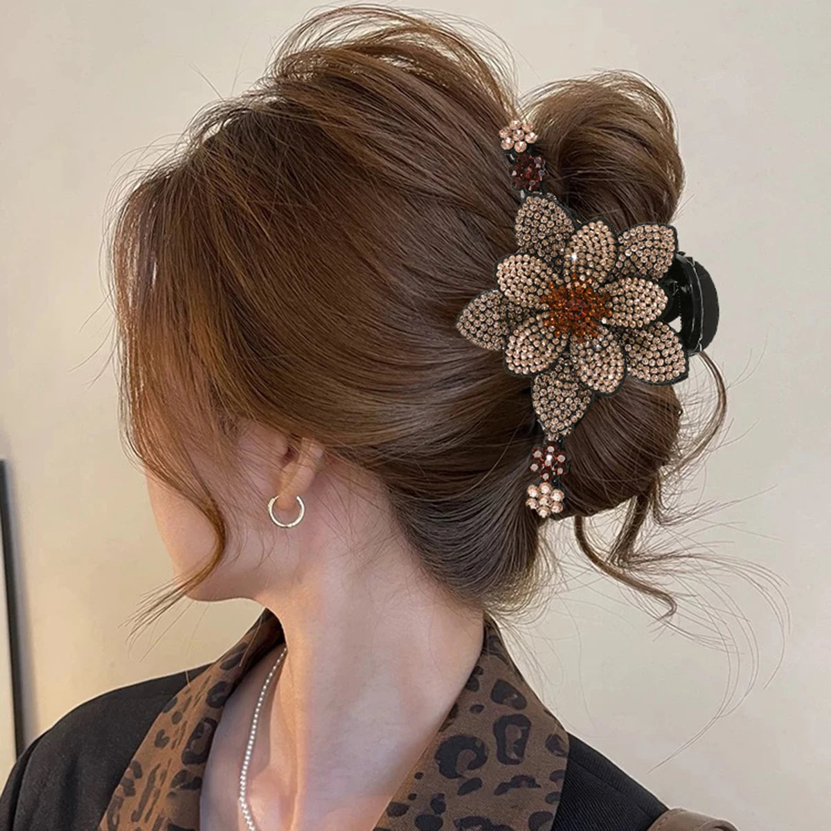 AWAYTR New Flower Hair Claws Clips Hairpins For Girls Women Fashion Rhinestone Hairgrip Barrettes Hair Crab Hair Accessories