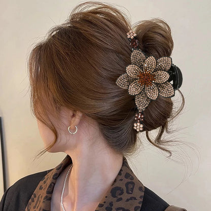 AWAYTR New Flower Hair Claws Clips Hairpins For Girls Women Fashion Rhinestone Hairgrip Barrettes Hair Crab Hair Accessories
