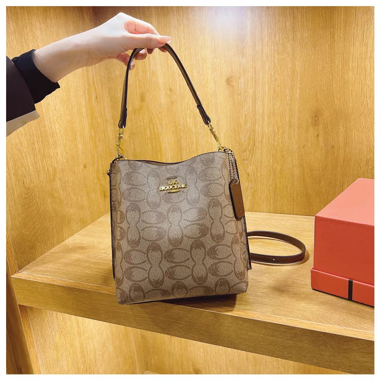 Advanced Women's Bag 2026 New Fashion Luxury Retro Large Capacity Bucket Bag Versatile Single Shoulder Crossbody Bag Trend