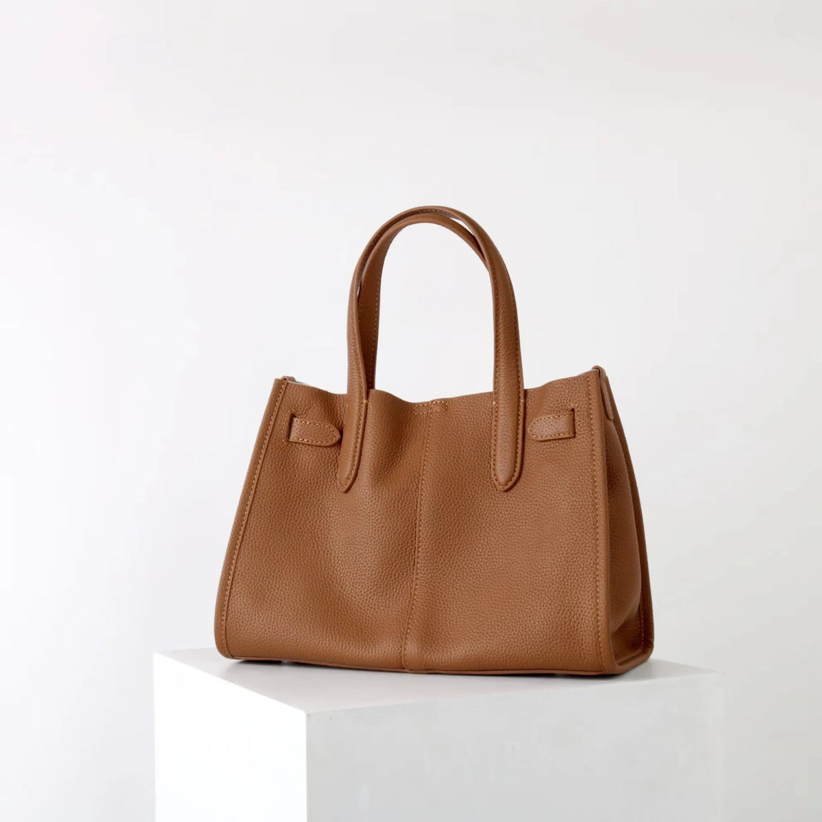 2026 Top grade Women's Genuine Leather Bag High Quality Casual Versatile Handbags Female Shoulder Bags Commute Totes Coffee