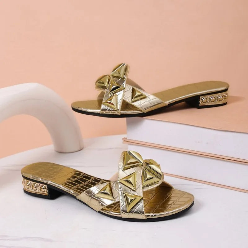 Summer Women Shoes Ladies Flip Flops Designer Outside Female Slippers Summer New Luxury Sandals Fashion Walking Open Toe Slides
