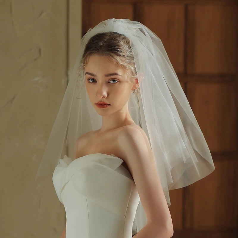 V378 Short White Two layer Soft Tulle Wedding Veil for Bridal Handmade Bride to Be Headdress Veil with Hair Comb