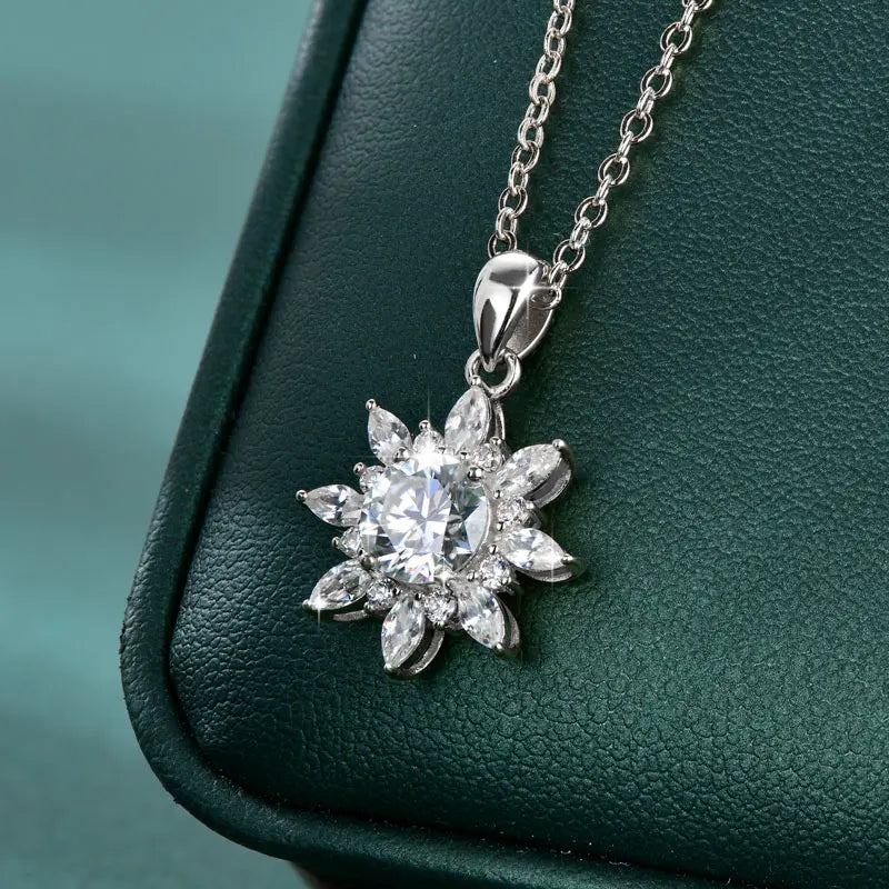 Rrjzz 1CT 6.5MM Moissanite Necklace for Women D Color Round Cut Lab Imitation Diamond 14K Gold Plated Pendant Necklace Jewelry