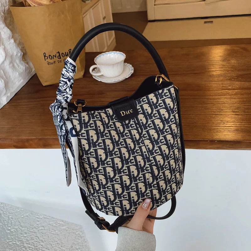Vintage Light Luxury Bucket Bag Handbag for Women 2026 New Spring High-End Versatile Commuting Shoulder and Crossbody Bag