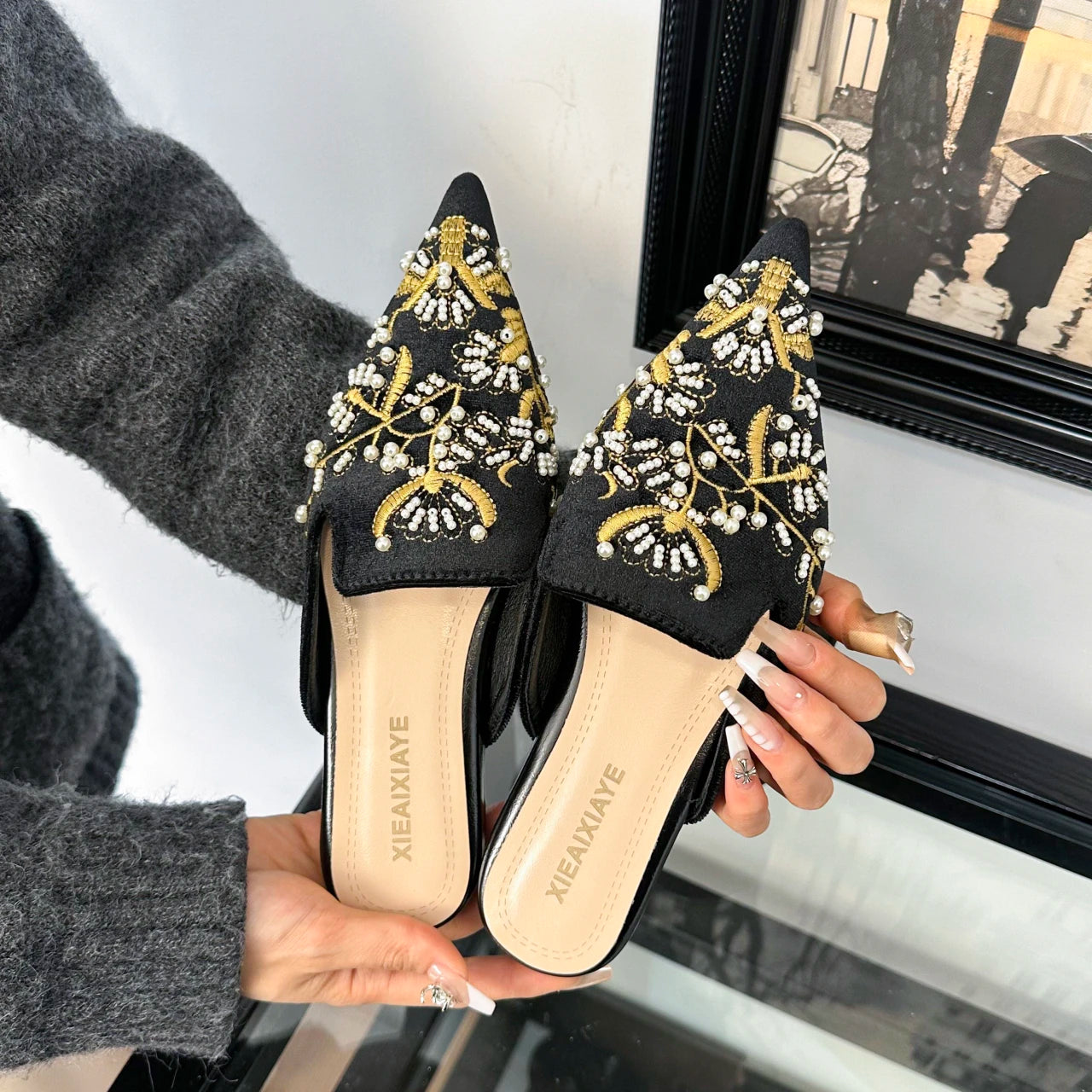 Embroidery Women Mules Slippers Luxury Elegant Pointed Toe Slides Shoes Ladies Sandalias Pointed Bead Embroidery Roman Style
