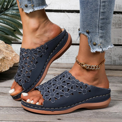 Women Slippers Elegant Floral Comfort Sandals Hollow-Cut Stylish Wedge Slippers Designer Versatile Slides Women Beach Shoes